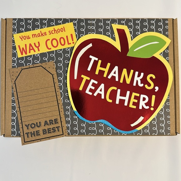 Life-Changing Magic: A Journal - Spark Joy Every Day - Picture 7 of 10